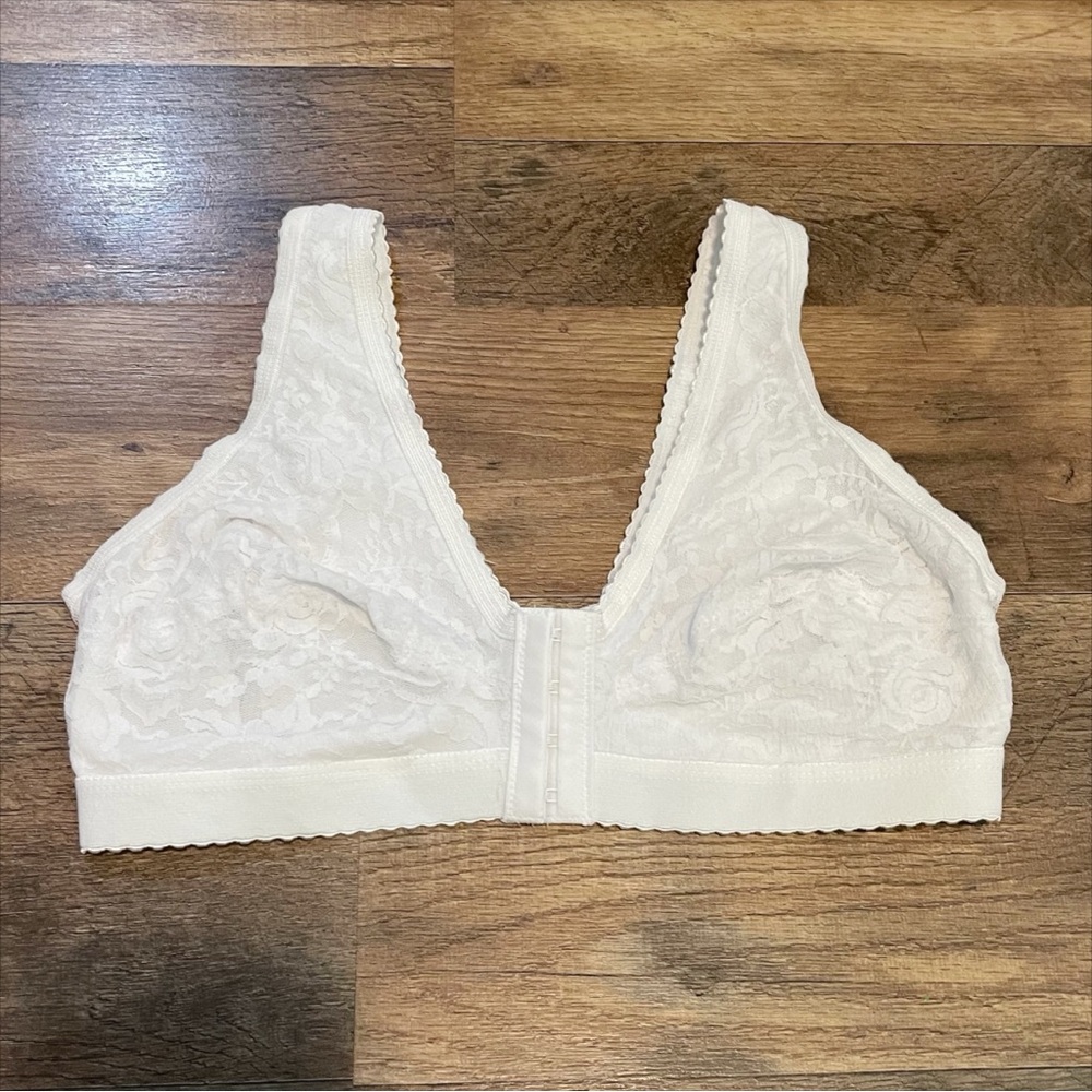 Vintage | Stretch Lace Front Closure Bralette